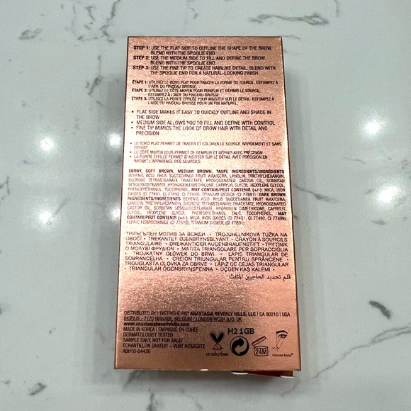 Anastasia Brow Definer Triangular Pencil - Picture 4 of 4